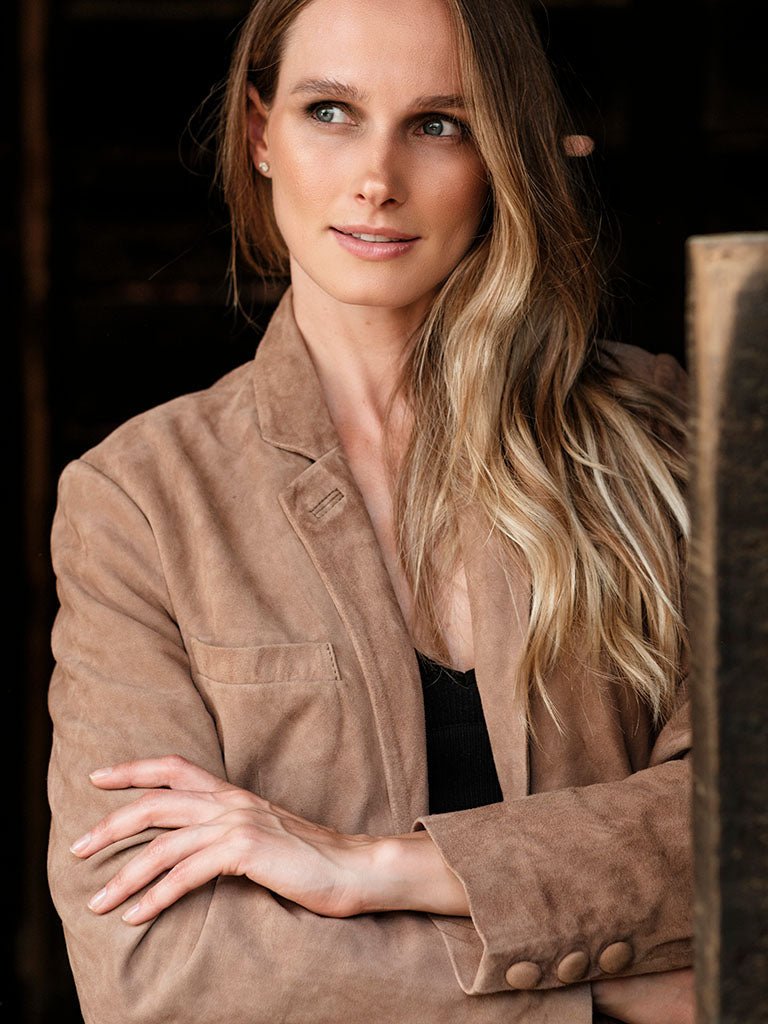 Blazer Gamuza en cuero premium — BOR Boutique