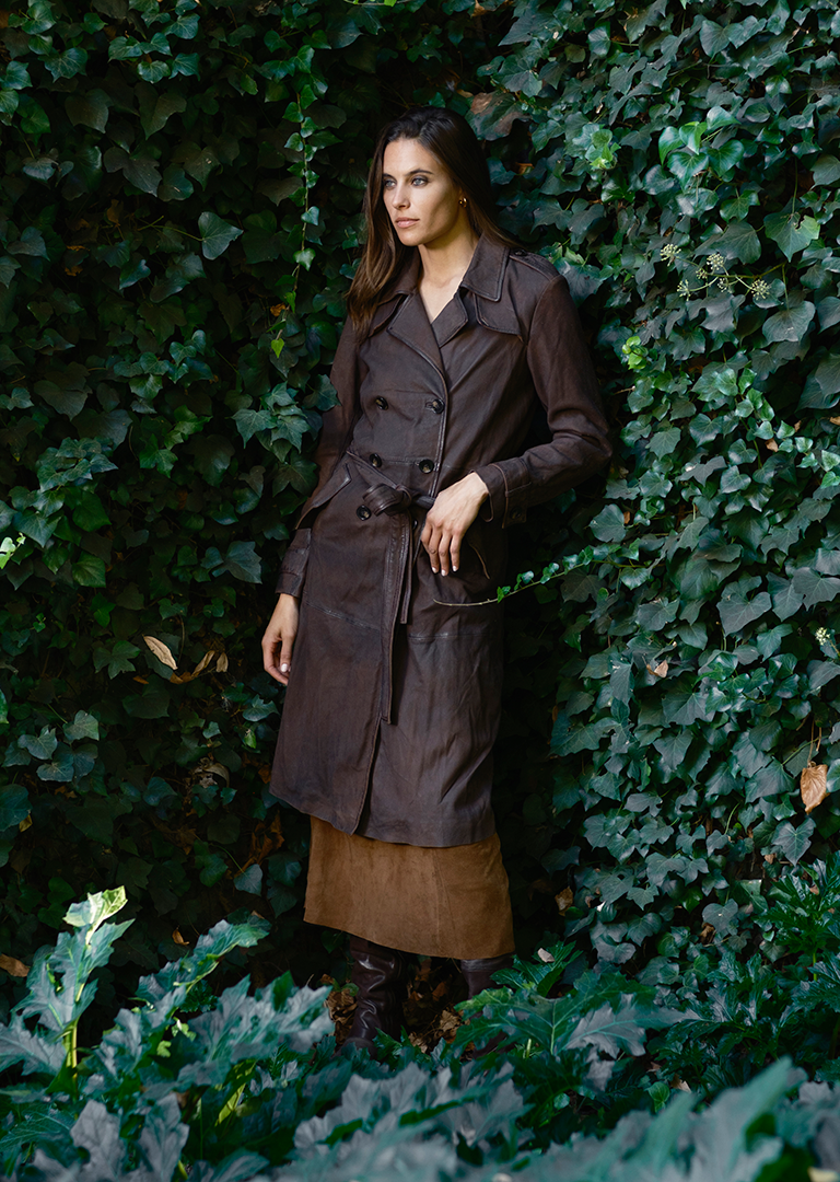 Trench largo de cuero Nobuck color Café
