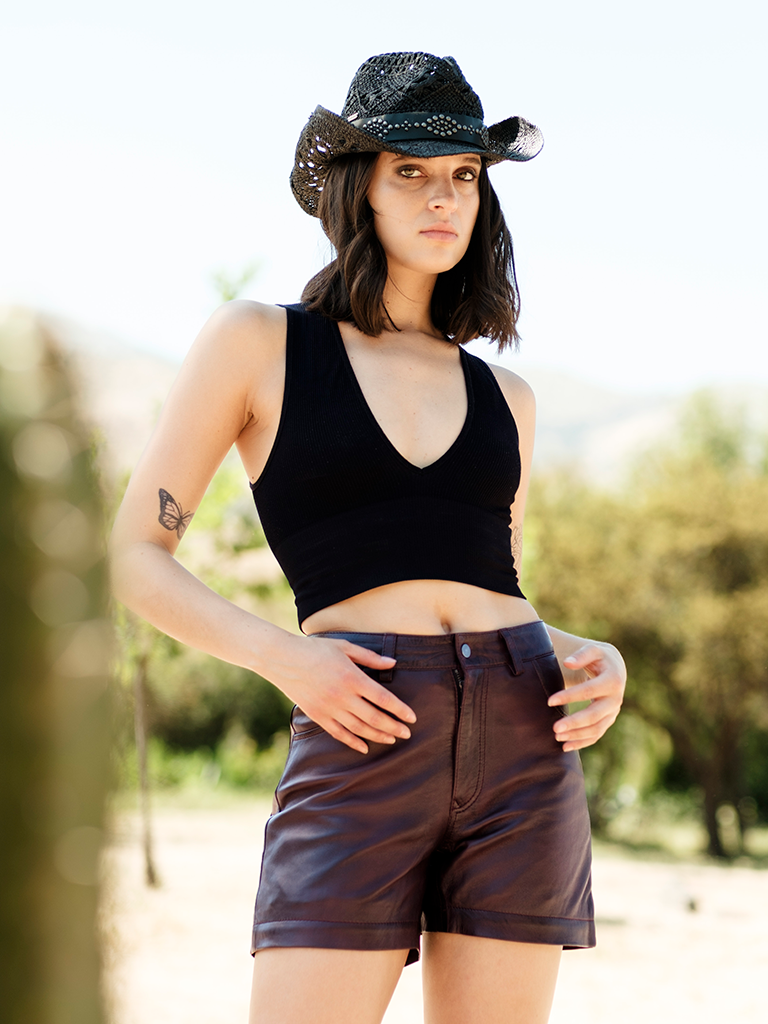 Short de Cuero Sienna color Burdeo